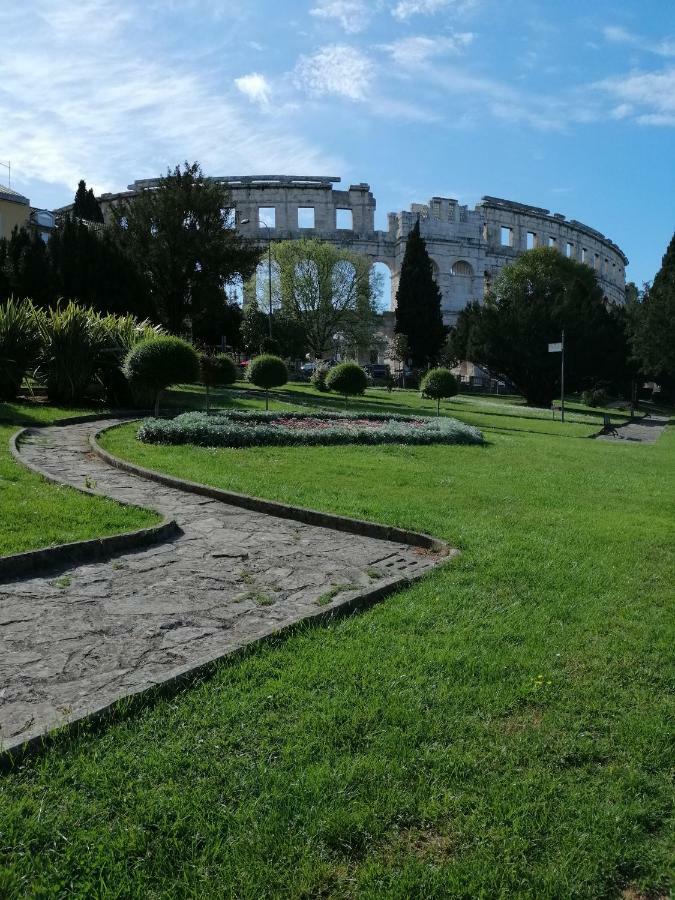 Studio Apartment Mila Пула Экстерьер фото