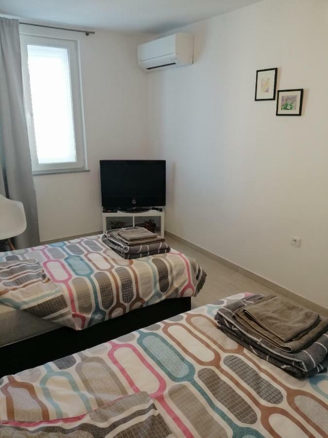 Studio Apartment Mila Пула Экстерьер фото