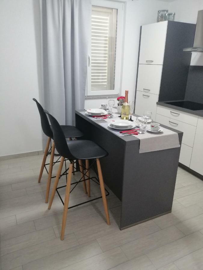 Studio Apartment Mila Пула Экстерьер фото
